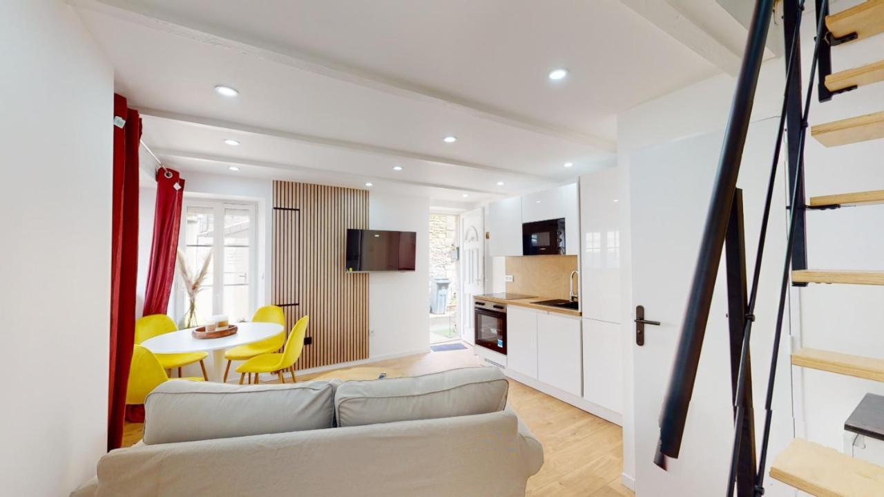 Vakantiehuis Charmante Maison En Pierre - Centre - *